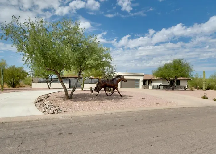 Game Room! Luxury Group Getaway In Fountain Hills