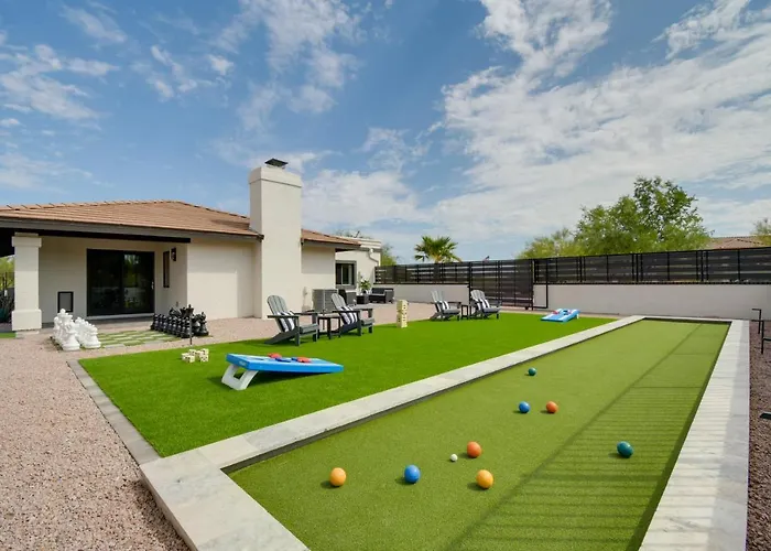Game Room! Luxury Group Getaway In Holiday home *
